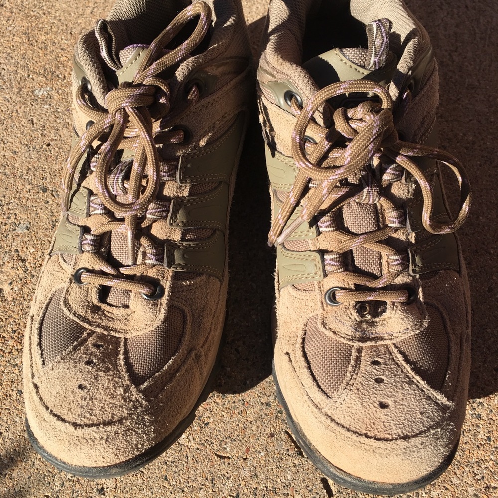 ‼️ removing 2/15 Coleman women’s hiking boots